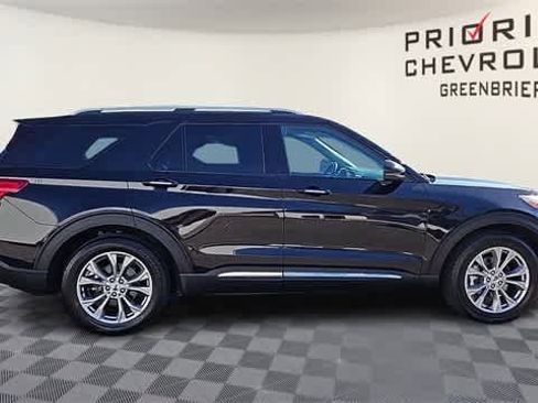 Used 2023 Ford Explorer Limited w/ Equipment Group 301A image 9