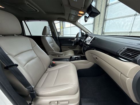 Used 2016 Honda Pilot Touring image 15
