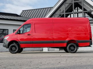 Used 2025 Mercedes-Benz Sprinter 2500 video 4