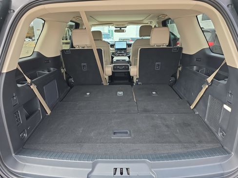 Used 2024 Ford Expedition Limited image 14