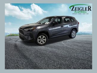 Used 2023 Toyota RAV4 LE video 1