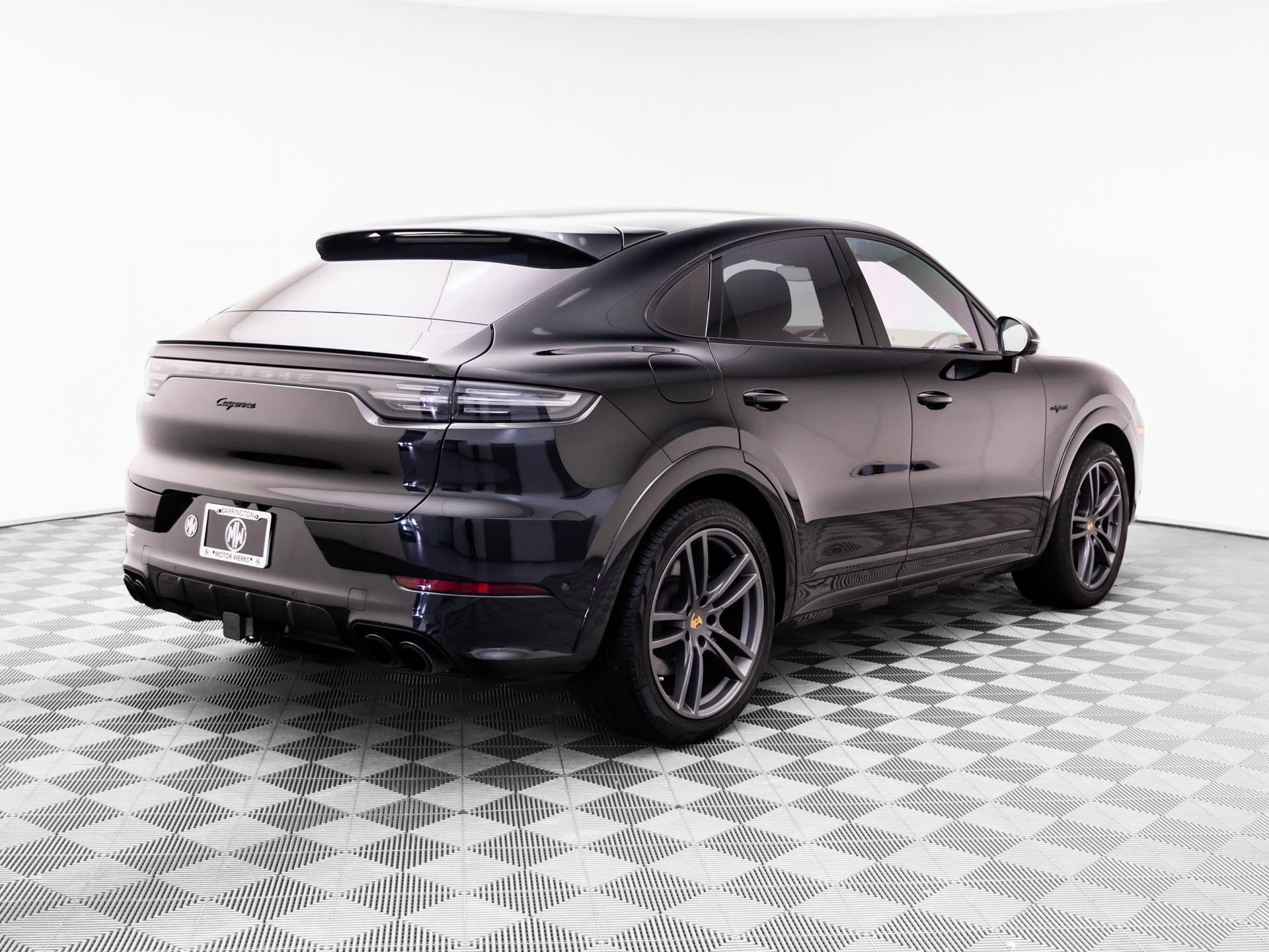 Used 2023 Porsche Cayenne Platinum Edition AWD/4WD image 8