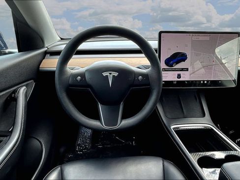 Used 2021 Tesla Model Y Long Range AWD/4WD image 8