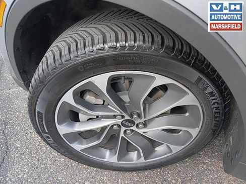 Used 2023 Lincoln Nautilus Reserve AWD/4WD image 31