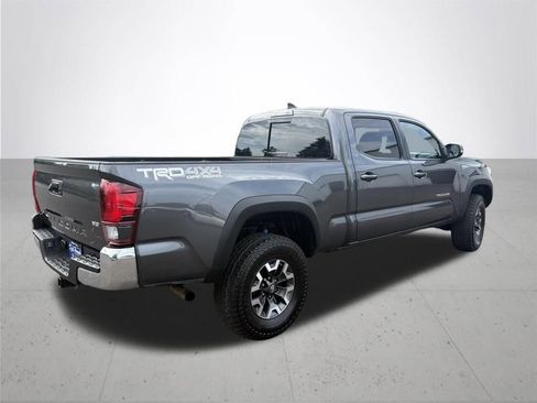 Used 2018 Toyota Tacoma TRD Off-Road AWD/4WD image 6
