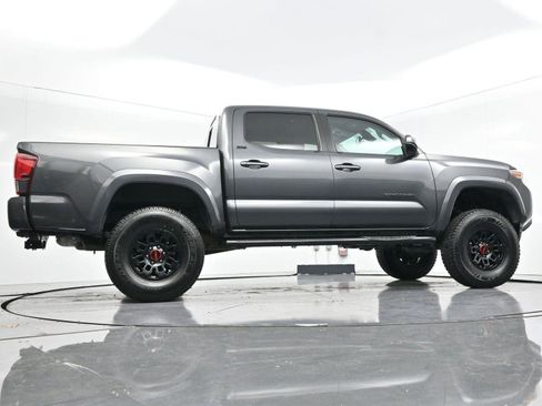 Used 2020 Toyota Tacoma SR5 image 46