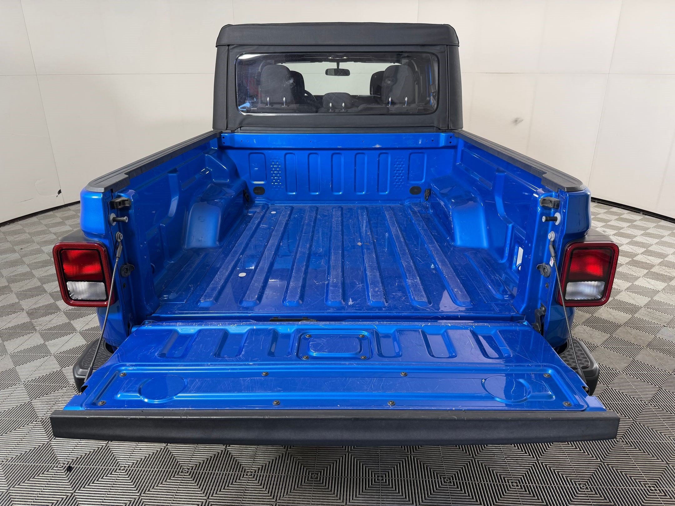 Used 2022 Jeep Gladiator Sport AWD/4WD image 23