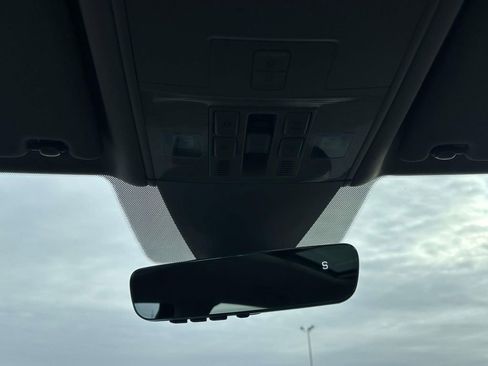 Used 2023 Volkswagen Atlas SEL R-Line image 35