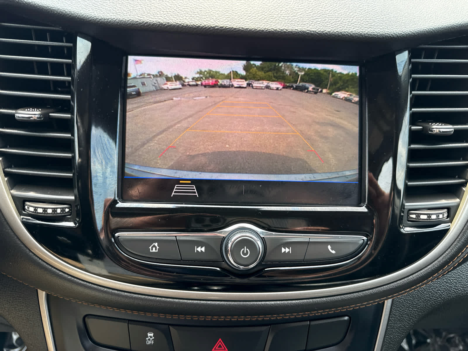 Used 2020 Chevrolet Trax LT FWD image 21