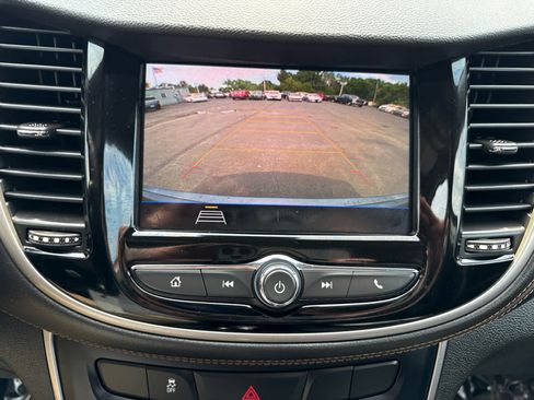 Used 2020 Chevrolet Trax LT FWD image 21
