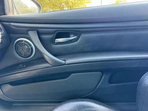 Used 2010 BMW M3 Convertible 2D image 38