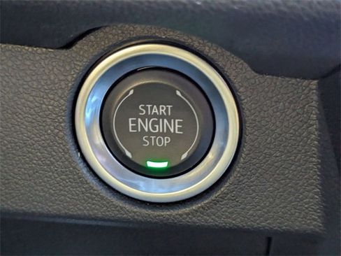 Certified 2024 Chevrolet Traverse RS image 25