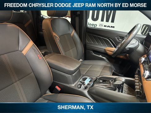 Used 2023 GMC Canyon AT4 w/ Technology Package AWD/4WD image 9