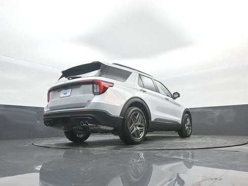 New 2026 Ford Explorer ST image 34