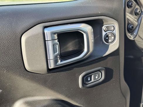 Used 2024 Jeep Gladiator Sport image 26