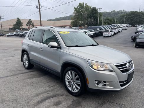 Used 2011 Volkswagen Tiguan S AWD/4WD image 6