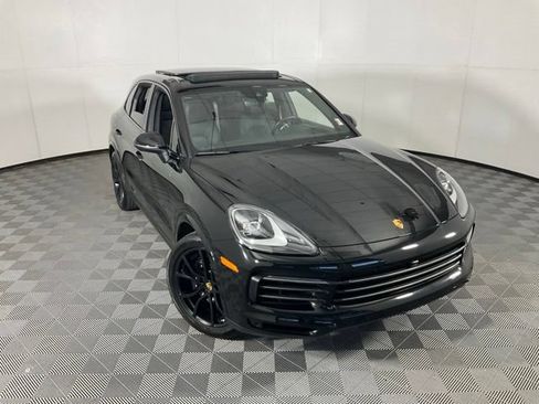 Used 2023 Porsche Cayenne S Platinum AWD/4WD image 37