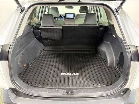 Used 2023 Toyota RAV4 Limited AWD/4WD image 19