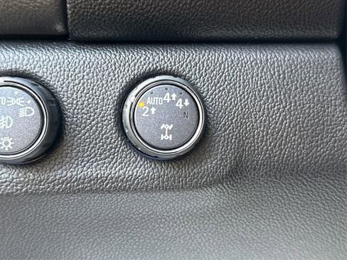 Used 2022 GMC Canyon AT4 image 33