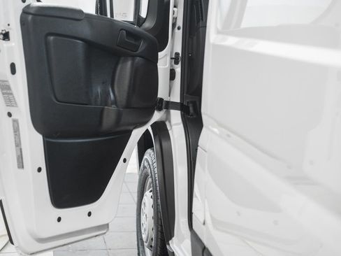 Used 2025 RAM ProMaster 2500 w/ U-Haul Equipment Group FWD image 39