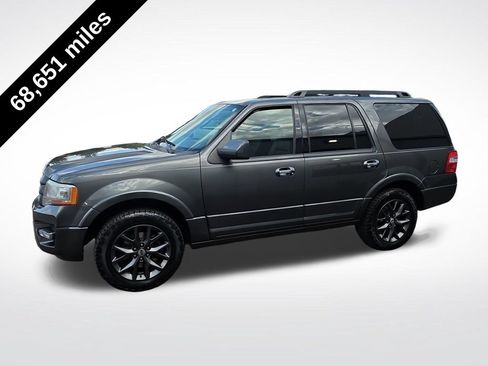 Used 2017 Ford Expedition Limited w/ Equipment Group 301A RWD image 2