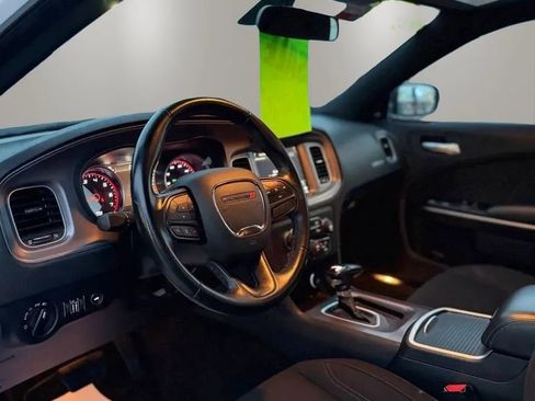 Used 2023 Dodge Charger SXT RWD image 10
