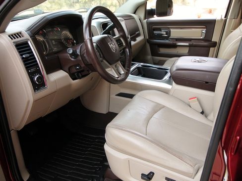 Used 2018 RAM 3500 Laramie image 22