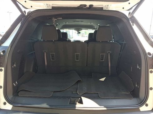 Used 2024 Chevrolet Traverse LT AWD/4WD image 28