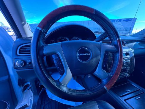 Used 2013 GMC Sierra 2500 Denali w/ Suspension Package, Off-Road image 15