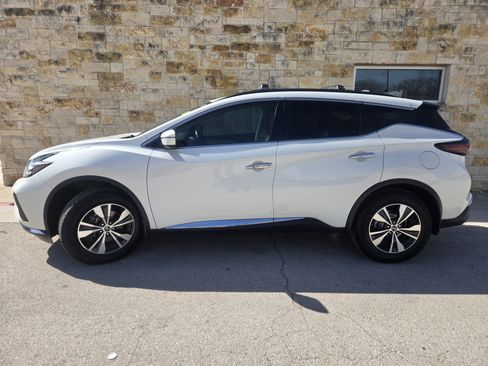 Used 2019 Nissan Murano SV image 1