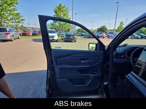 Used 2026 Honda Pilot Black Edition image 12