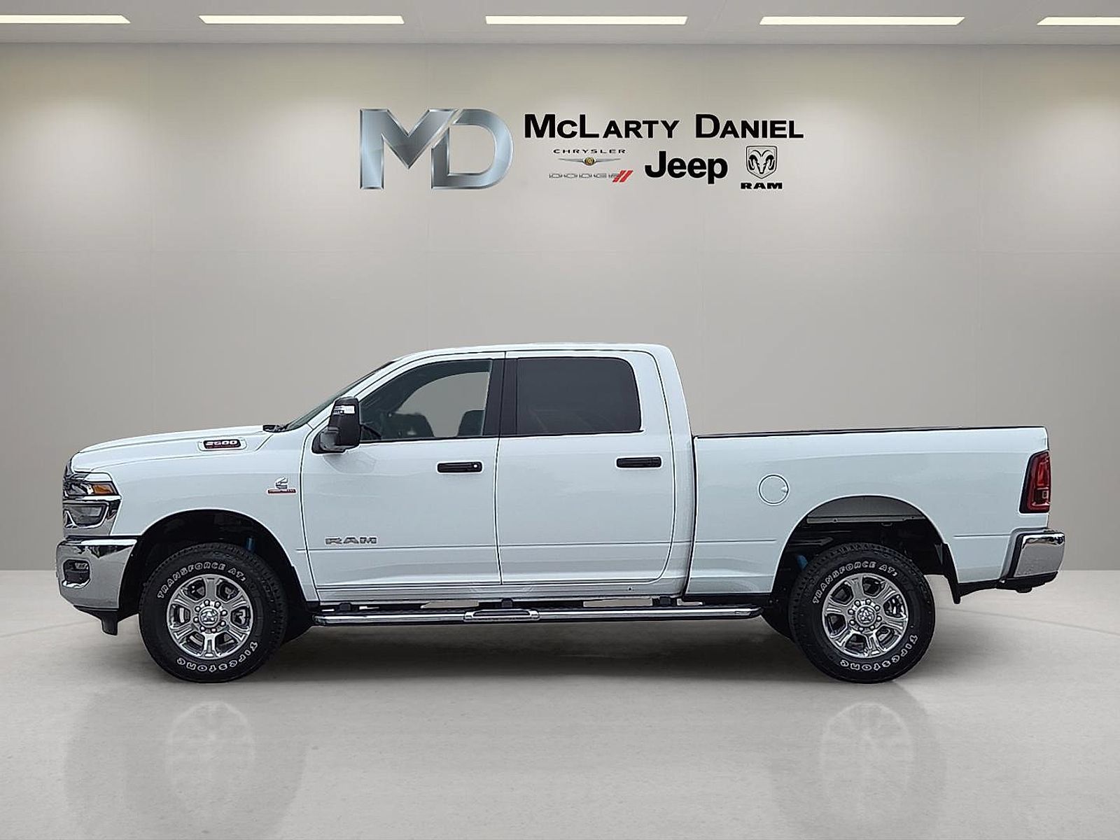 Used 2025 RAM 2500 Big Horn AWD/4WD image 3