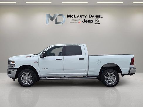 Used 2025 RAM 2500 Big Horn AWD/4WD image 3