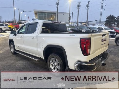 Used 2021 GMC Sierra 1500 SLE w/ Preferred Package image 4