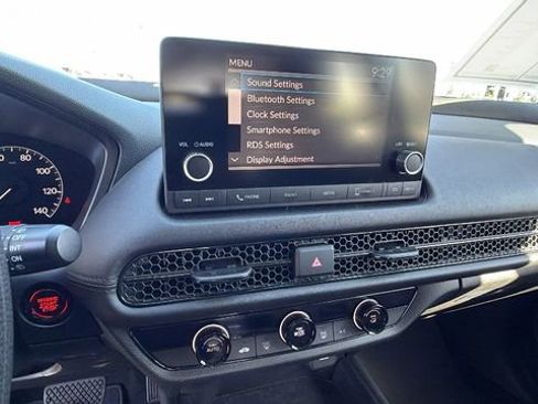 Used 2023 Honda HR-V LX image 25