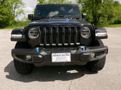 Used 2021 Jeep Wrangler Unlimited Rubicon 4xe w/ Cold Weather Group AWD/4WD image 3