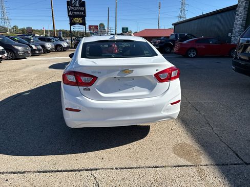 Used 2016 Chevrolet Cruze LT w/ Convenience Package image 3