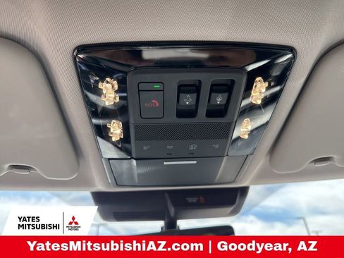 New 2026 Mitsubishi Outlander SE image 14