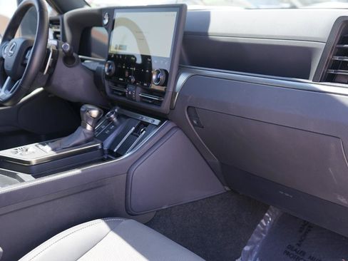 Used 2024 Lexus GX 550 w/ Cold Area Package AWD/4WD image 12