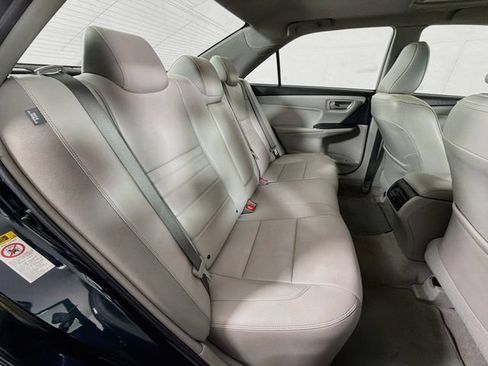 Used 2016 Toyota Camry XLE w/ Moonroof Package FWD image 33
