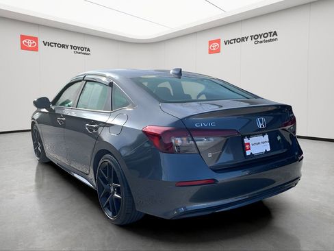 Used 2025 Honda Civic Sport image 4