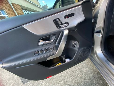 Used 2020 Mercedes-Benz A 220 image 32