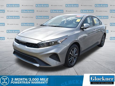 Used 2022 Kia Forte LXS FWD image 1