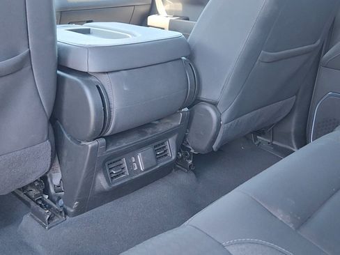 Used 2025 Chevrolet Silverado 1500 LT AWD/4WD image 18
