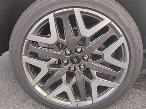 New 2025 Ford Expedition Max Platinum w/ Platinum Ultimate Package image 11