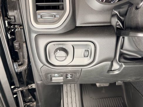 New 2026 RAM 1500 4x4 Crew Cab image 18