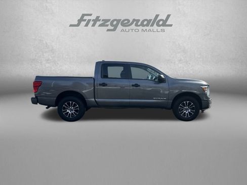 Used 2024 Nissan Titan SV image 8
