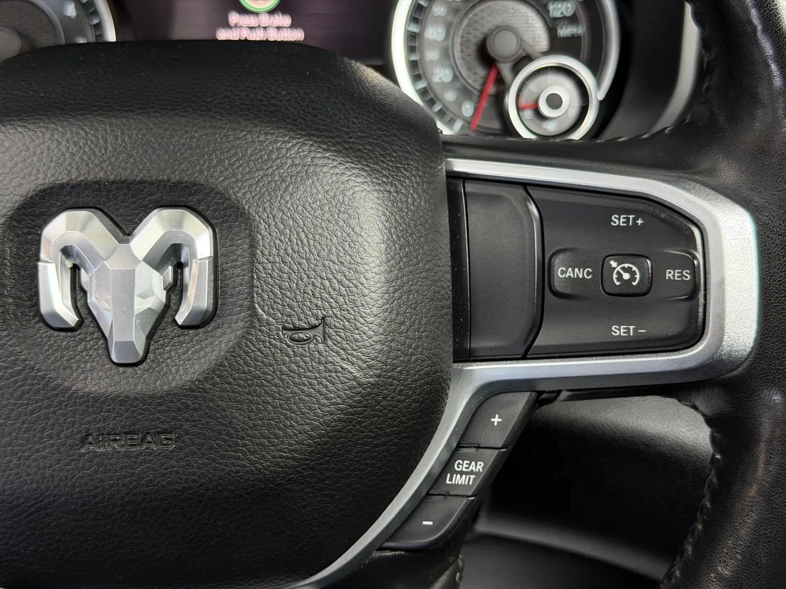 Used 2020 RAM 1500 Laramie AWD/4WD image 31