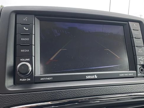 Used 2019 Dodge Grand Caravan SE w/ UConnect Hands-Free Group FWD image 17