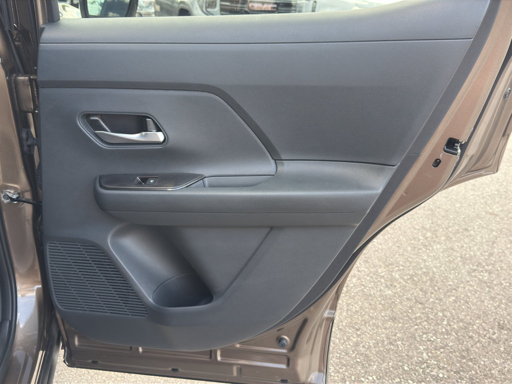 Used 2026 Nissan Kicks SV FWD image 29